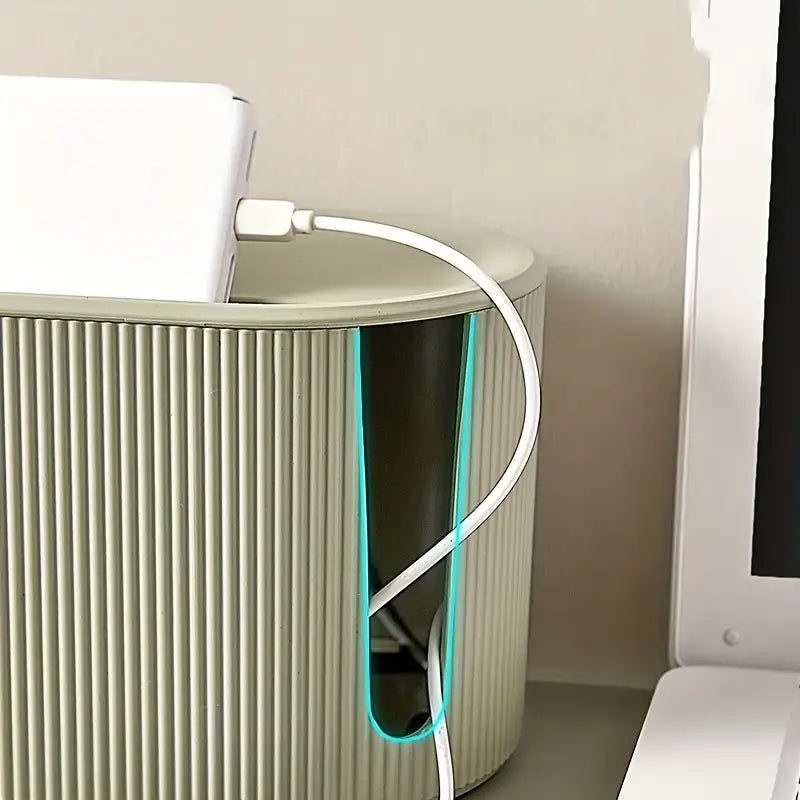 Boite cache câble et multiprise